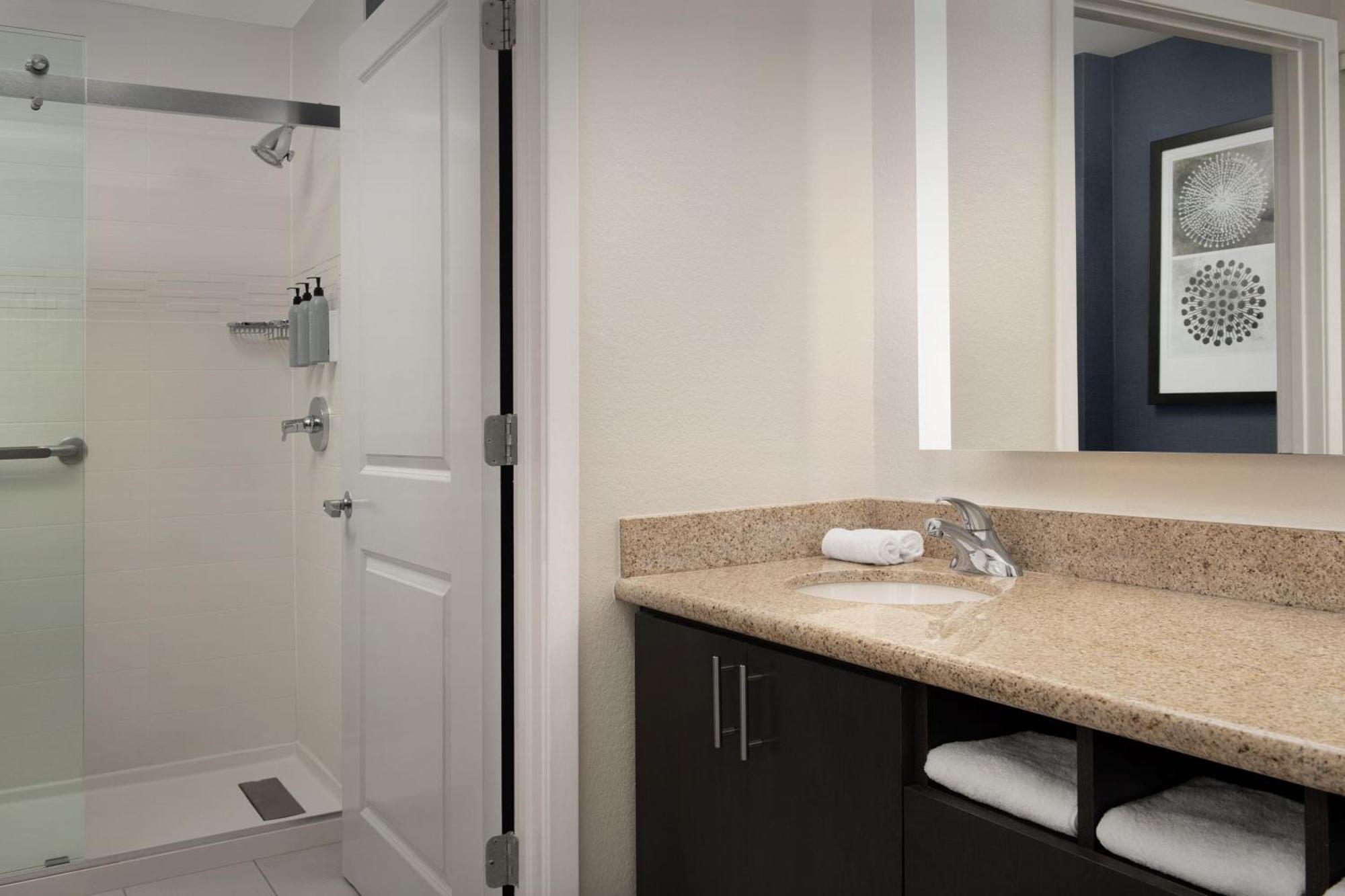 By Marriott Airport Hotel 3*