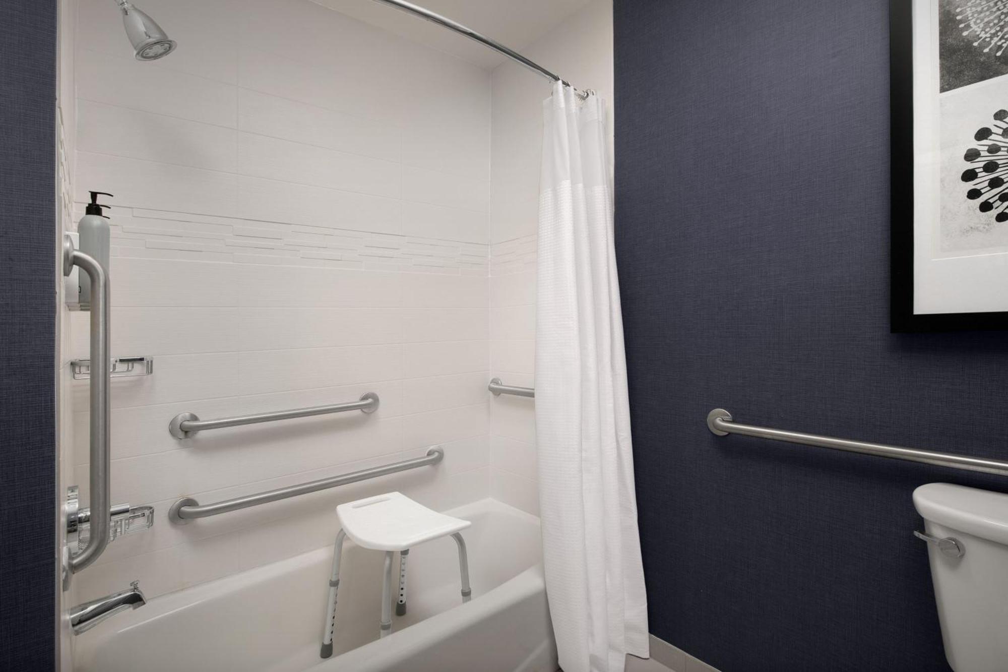 By Marriott Airport 3* Greensboro