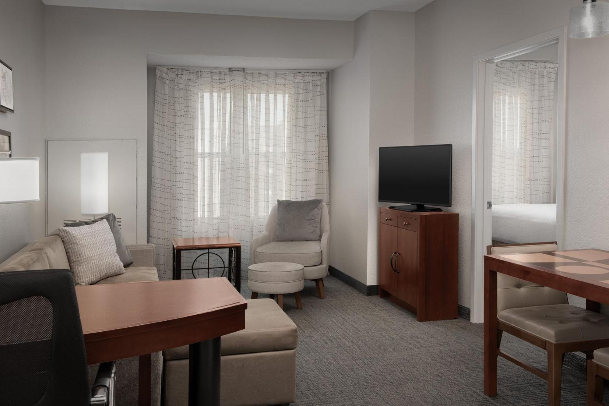 By Marriott Airport Hotel Greensboro