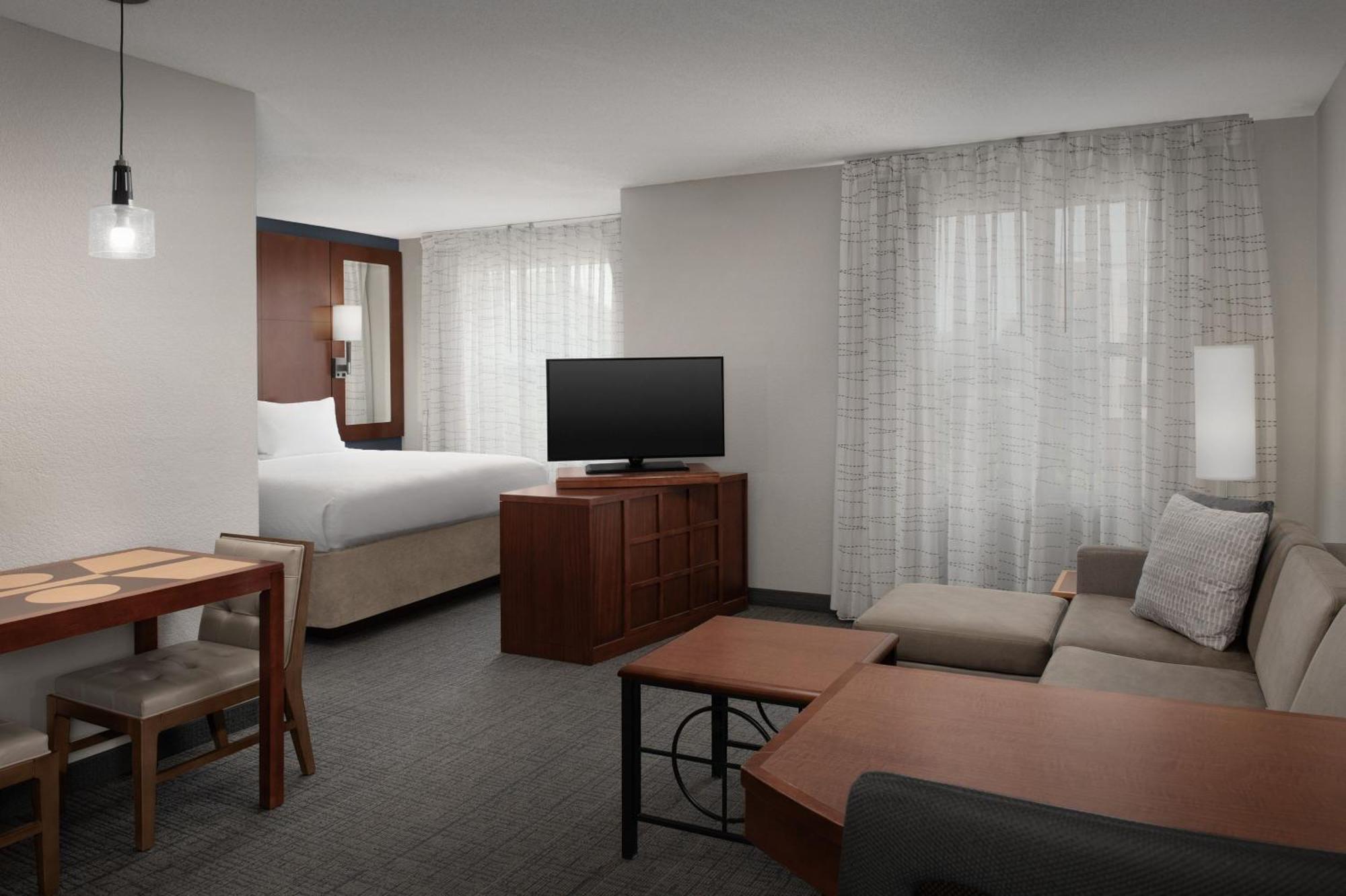 Hotel By Marriott Airport Greensboro