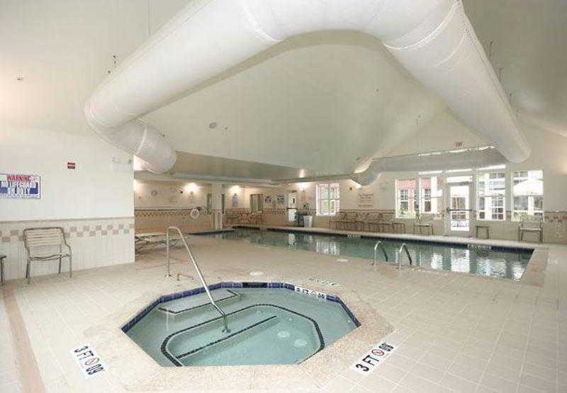 Hotel By Marriott Airport