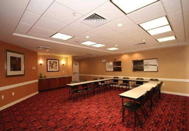 Hotel By Marriott Airport 3*